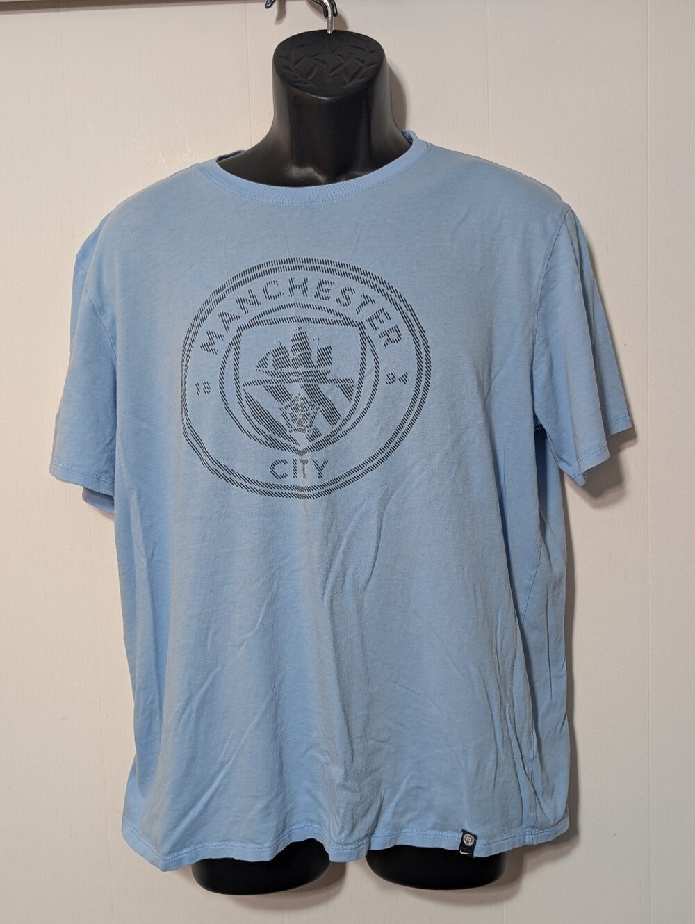 Men's Nike Manchester City FC Graphic T-Shirt Sky Blue XL Athletic Cut